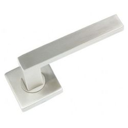 JUEGO MANIVELAS ROSETA CUADRADA 8813 INOX.